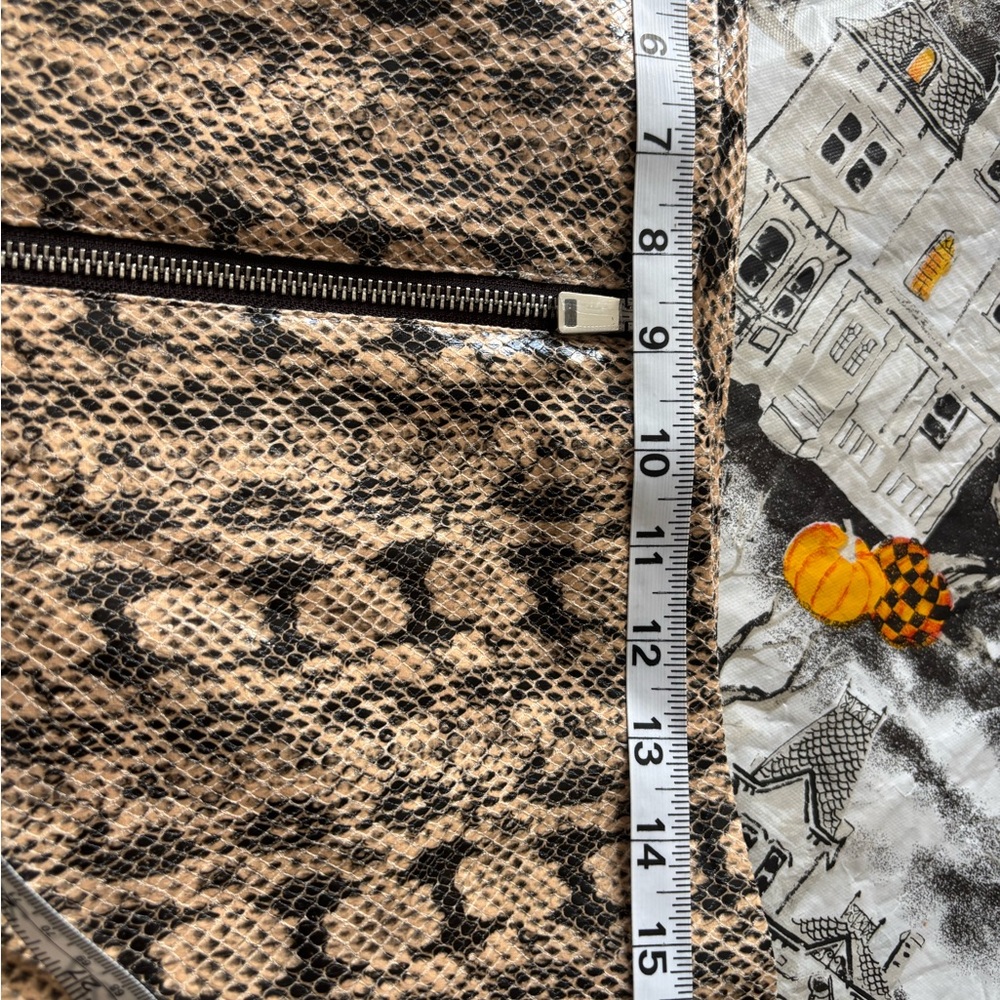 DANIELLE BERNSTEIN Black and Tan Snake Print women’s Pants - Picture 4 of 4